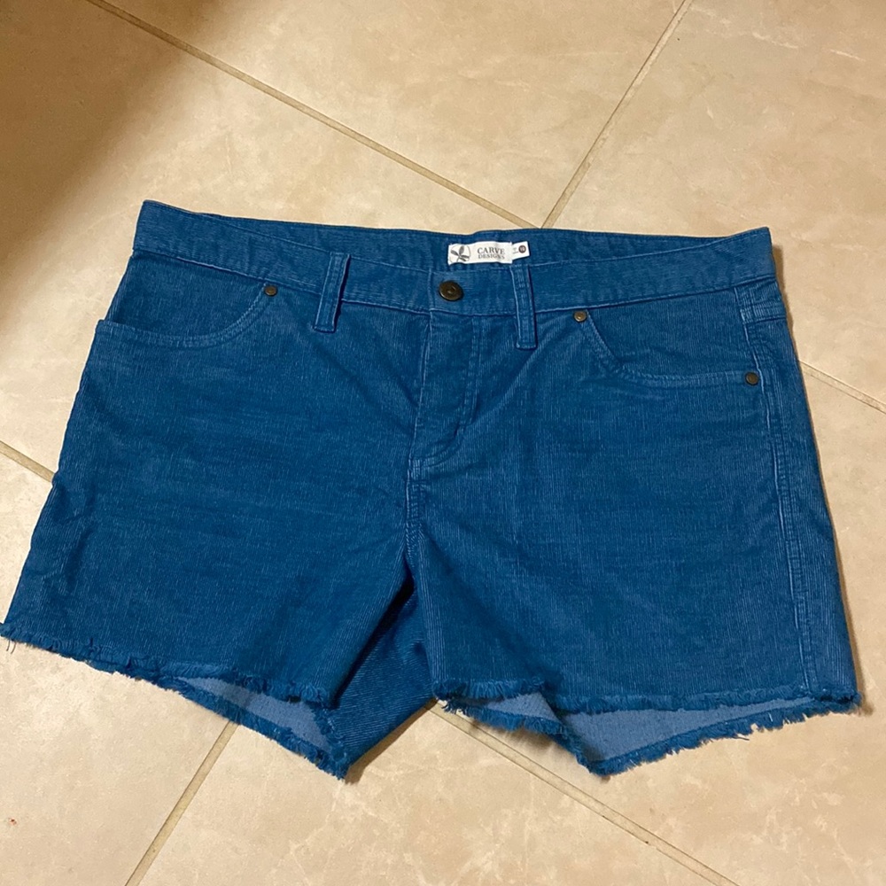 Carve Designs | Oahu corduroy shorts | size 10